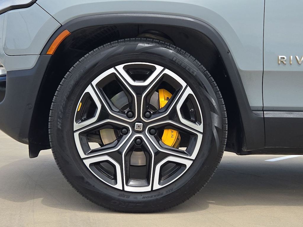 Thumbnail: 2022 Rivian R1T - 8