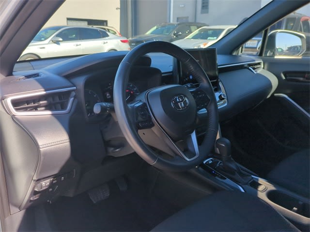 2024 Toyota Corolla Cross SE 2