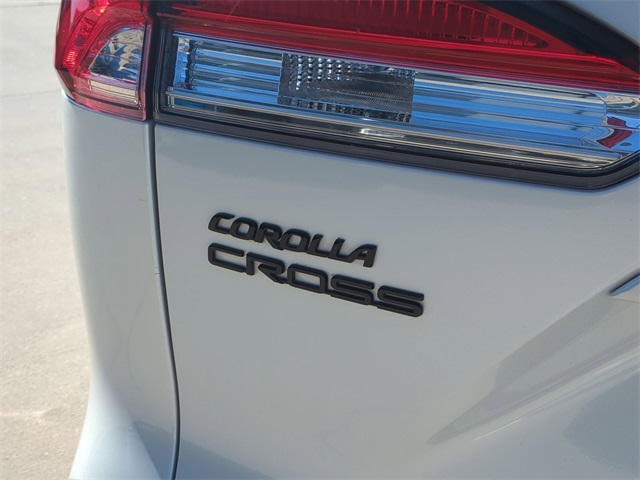 2024 Toyota Corolla Cross SE 24