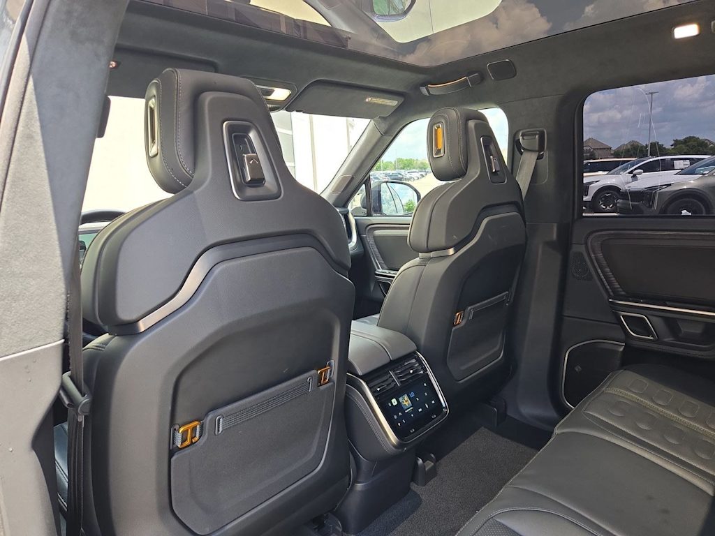 Thumbnail: 2023 Rivian R1S - 12