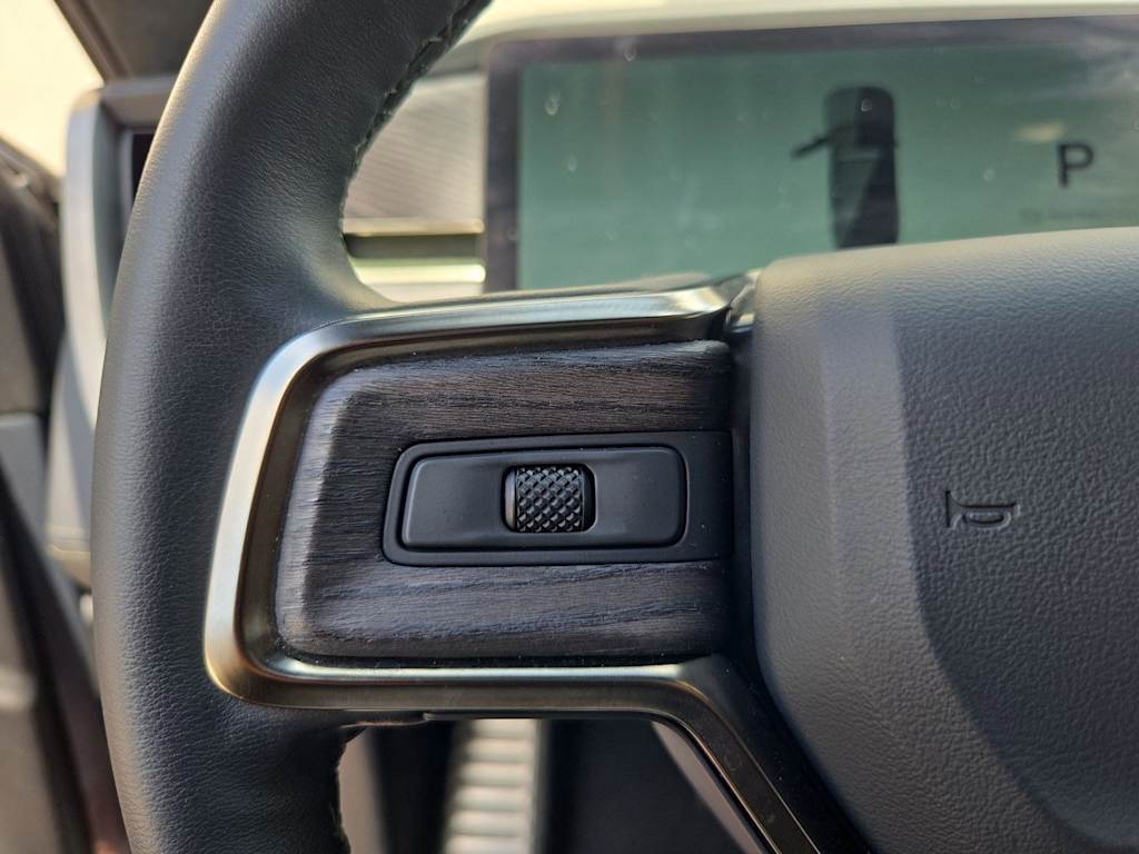 Thumbnail: 2023 Rivian R1S - 25