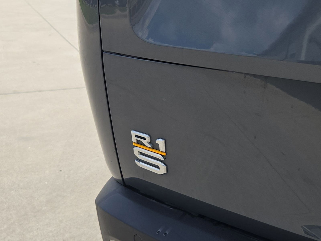 Thumbnail: 2023 Rivian R1S - 21