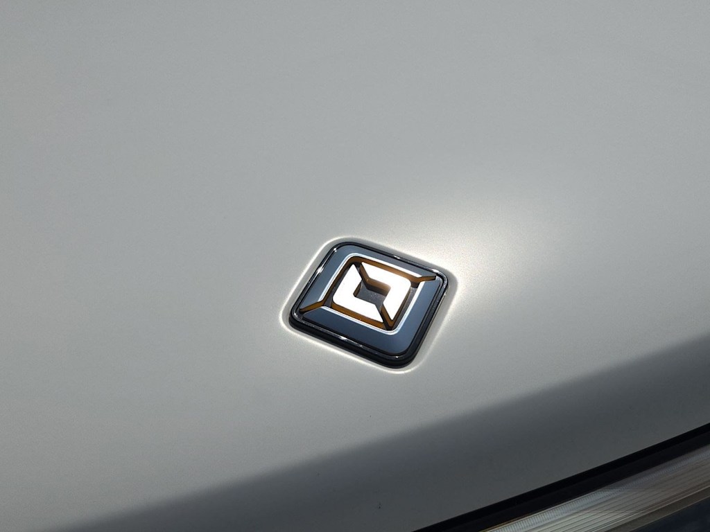 Thumbnail: 2025 Rivian R1S - 7
