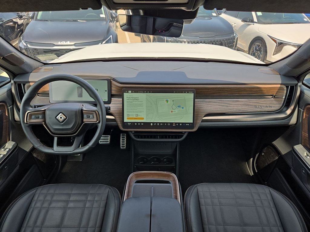 Thumbnail: 2025 Rivian R1S - 9