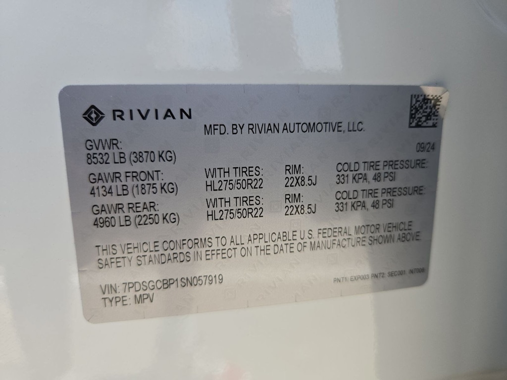 Thumbnail: 2025 Rivian R1S - 19