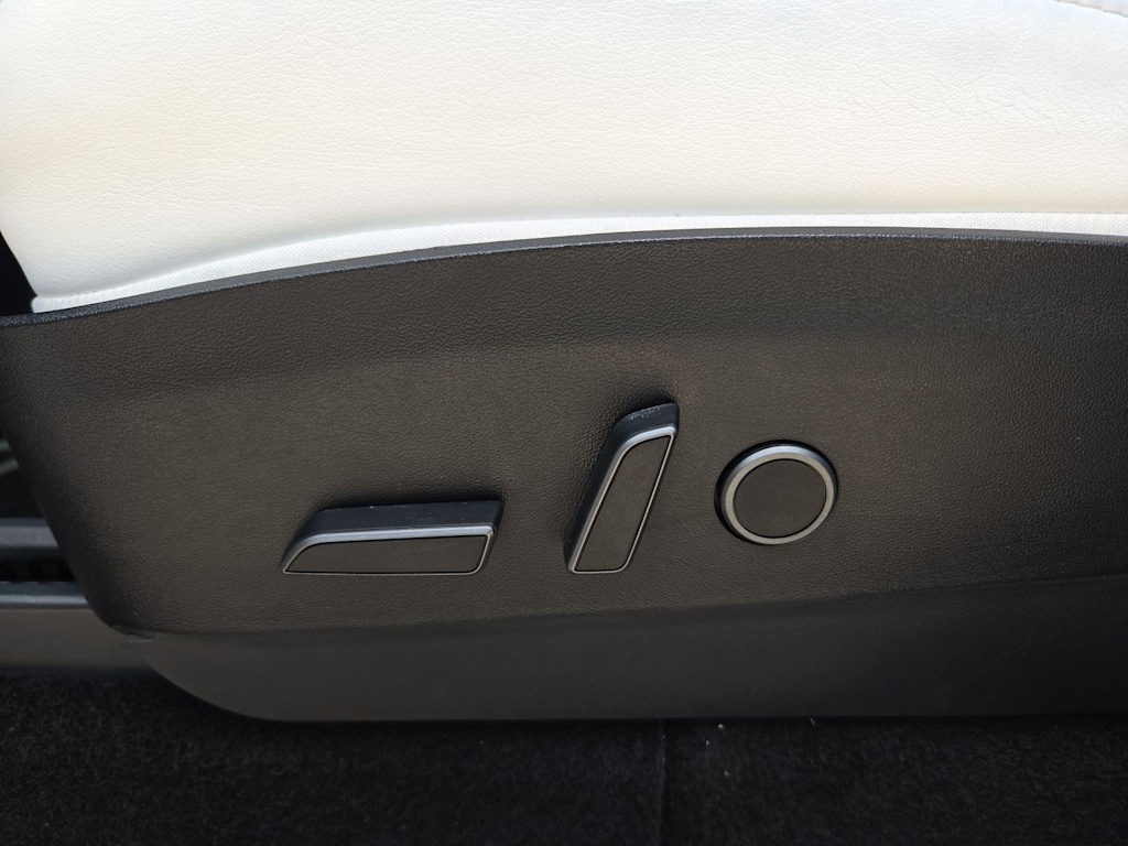 Thumbnail: 2022 Tesla Model Y - 22