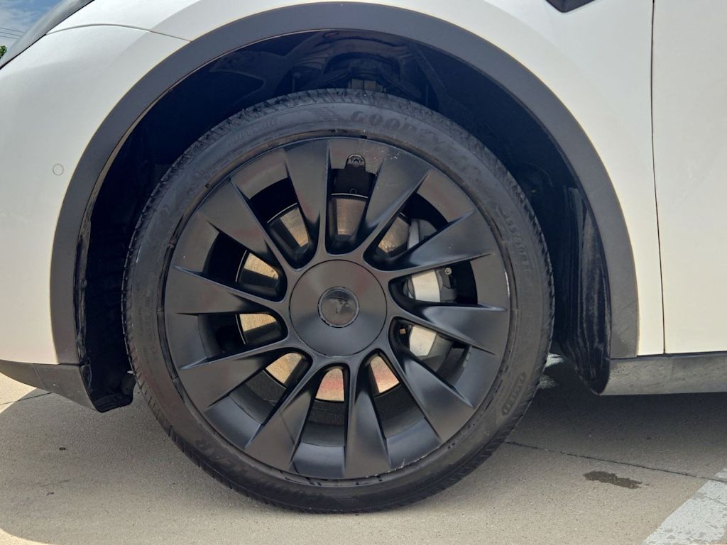 Thumbnail: 2022 Tesla Model Y - 8