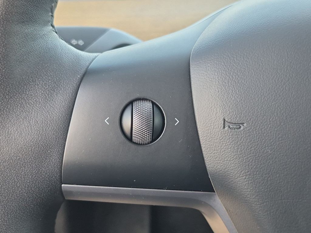 Thumbnail: 2023 Tesla Model Y - 26