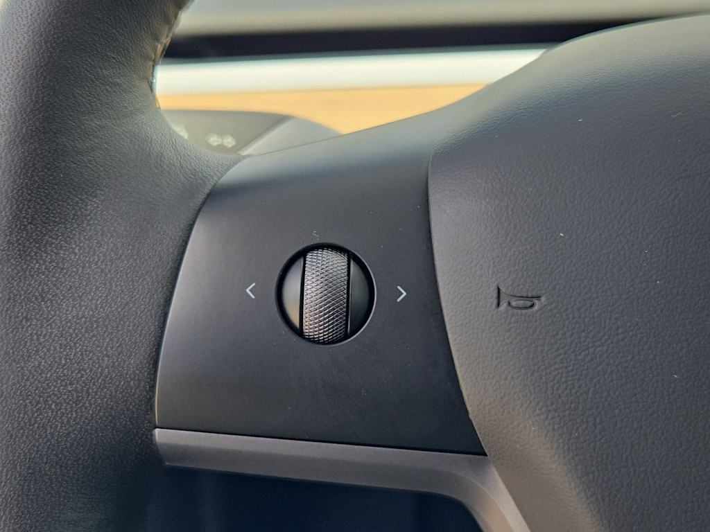 Thumbnail: 2023 Tesla Model Y - 25