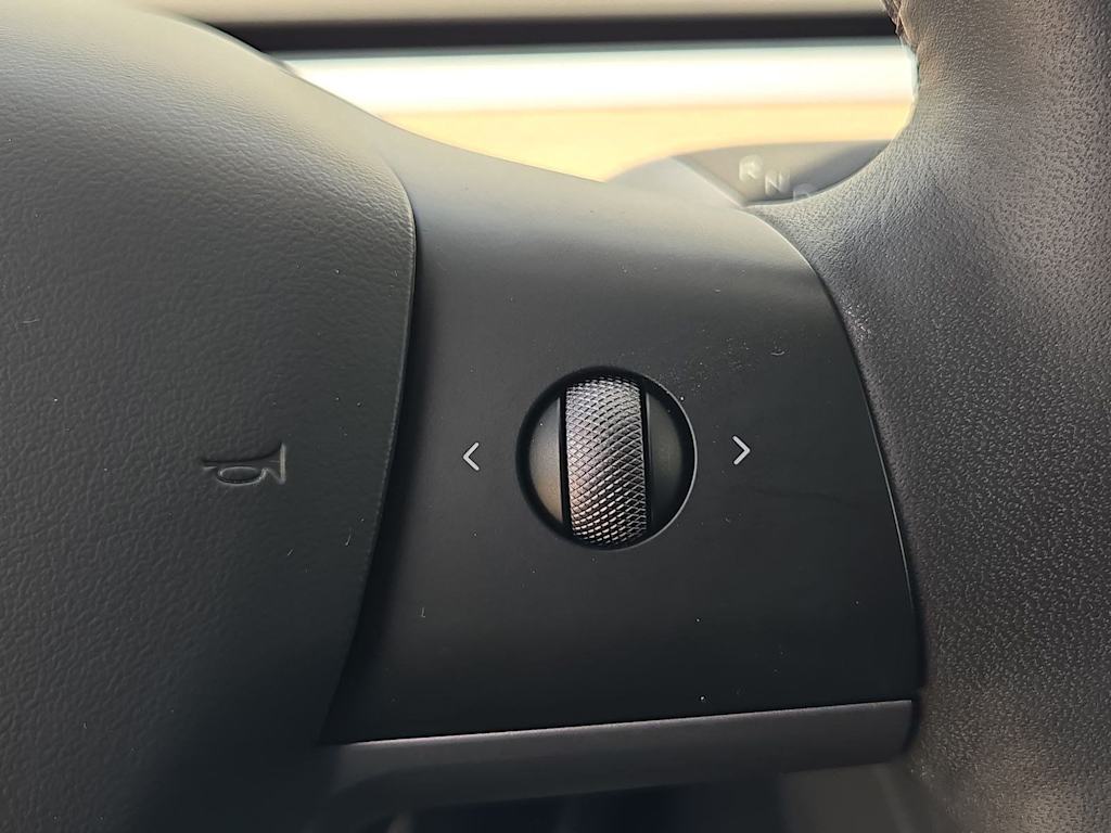 Thumbnail: 2023 Tesla Model Y - 26