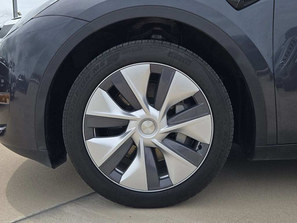 Thumbnail: 2024 Tesla Model Y - 8