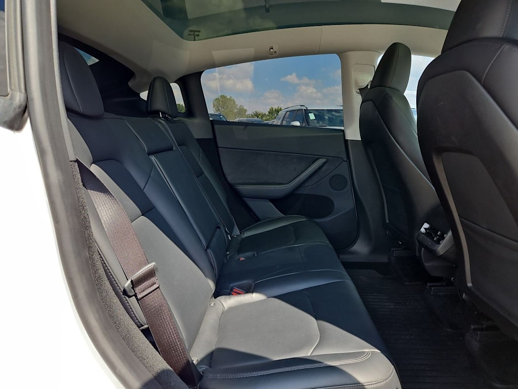 Thumbnail: 2023 Tesla Model Y - 25
