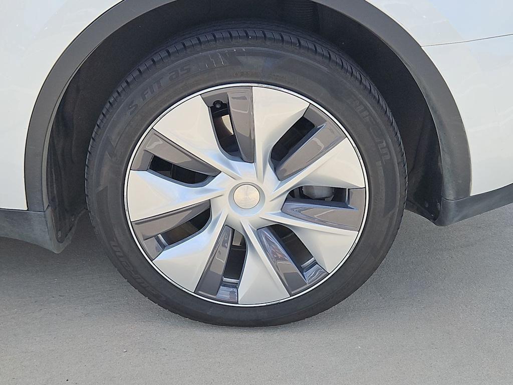 Thumbnail: 2023 Tesla Model Y - 8