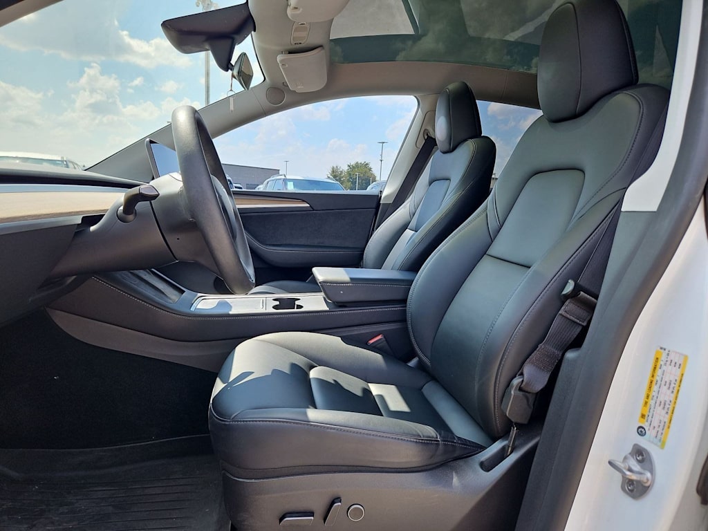 Thumbnail: 2023 Tesla Model Y - 10