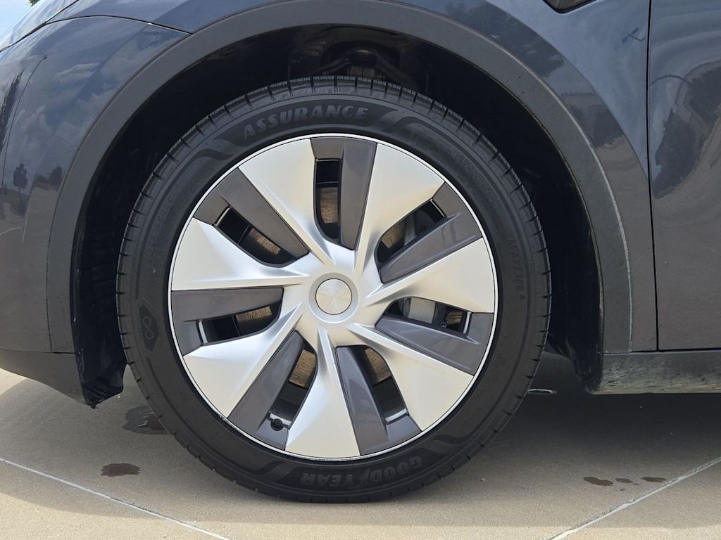 Thumbnail: 2024 Tesla Model Y - 8