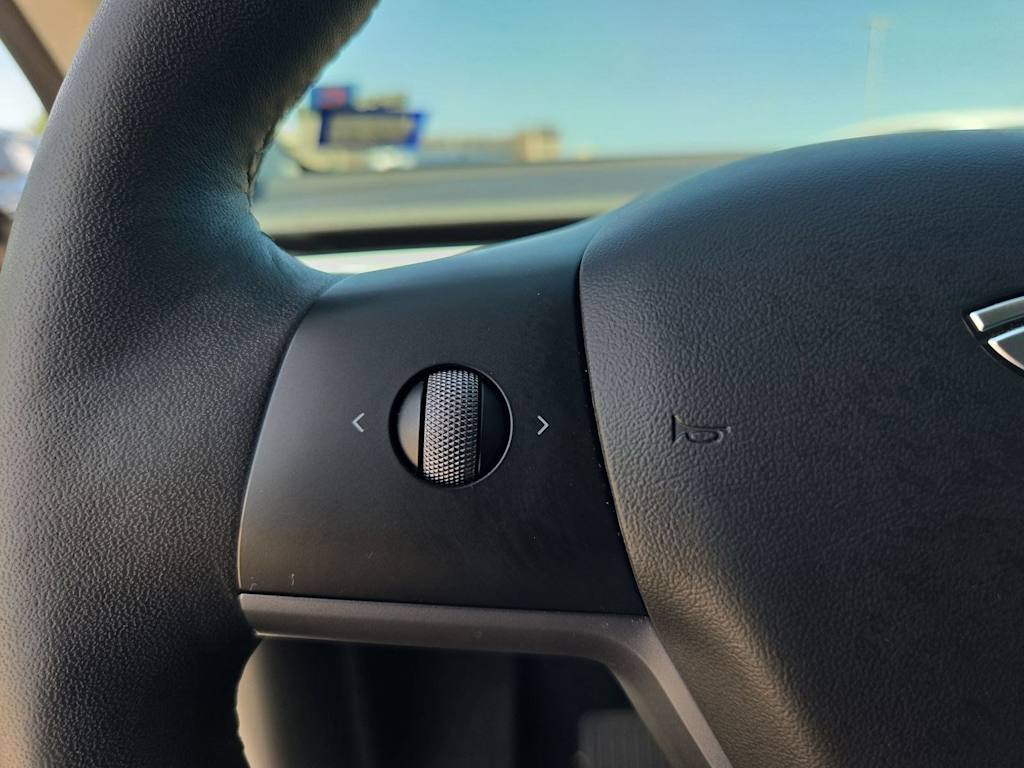 Thumbnail: 2022 Tesla Model Y - 22