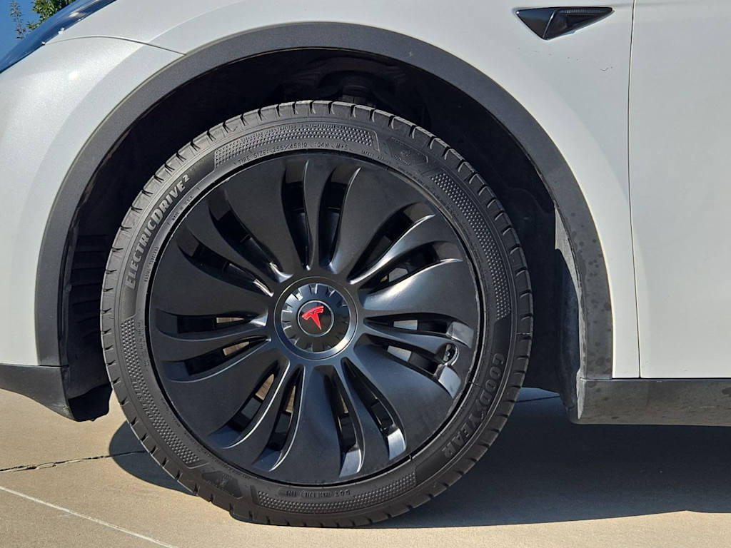 Thumbnail: 2023 Tesla Model Y - 8
