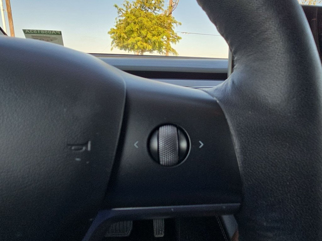 Thumbnail: 2023 Tesla Model Y - 26