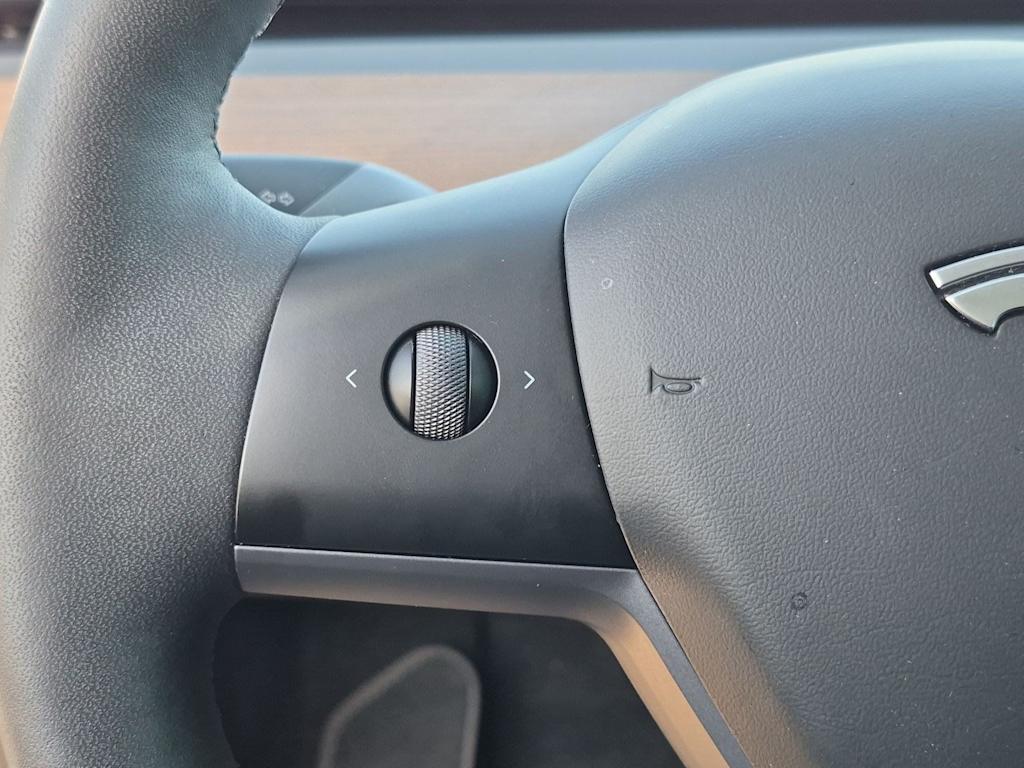 Thumbnail: 2023 Tesla Model Y - 26