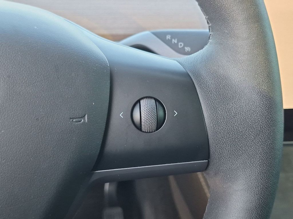 Thumbnail: 2023 Tesla Model Y - 27