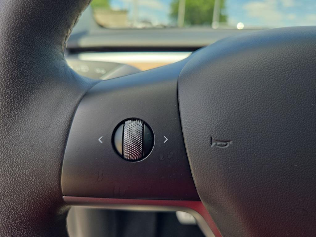 Thumbnail: 2023 Tesla Model Y - 24