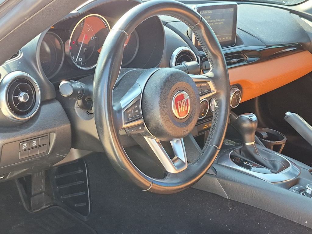 Thumbnail: 2017 Fiat 124 Spider - 2