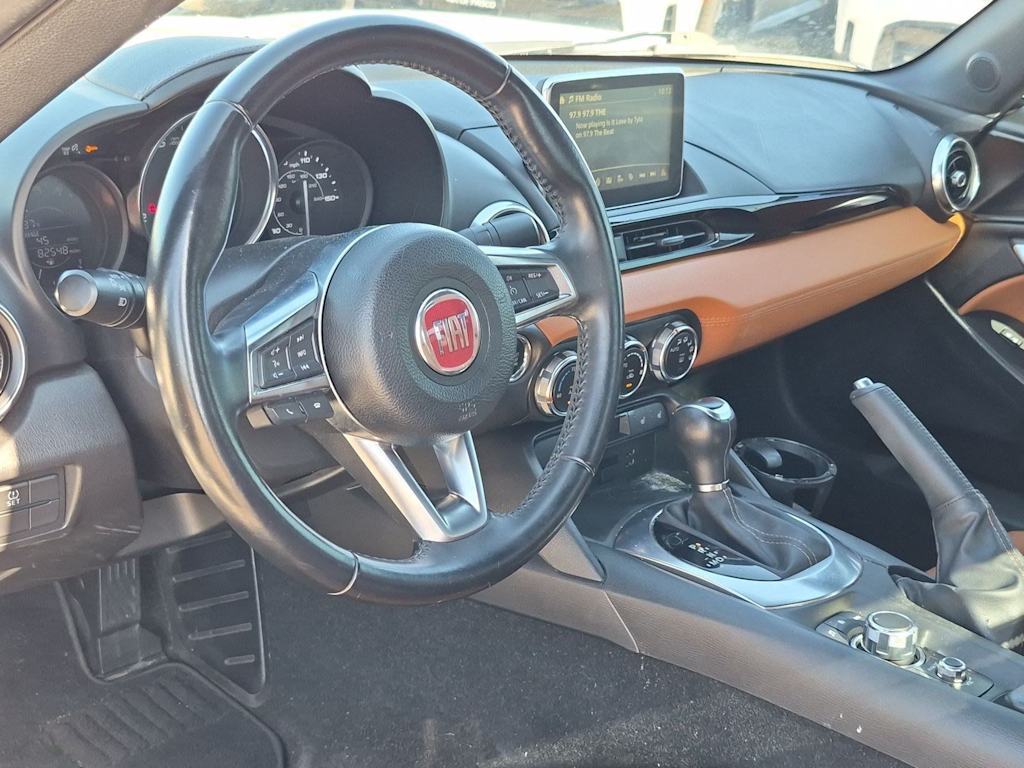 Thumbnail: 2017 Fiat 124 Spider - 9