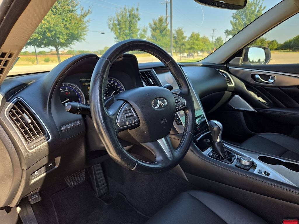 Thumbnail: 2017 INFINITI Q50 - 2