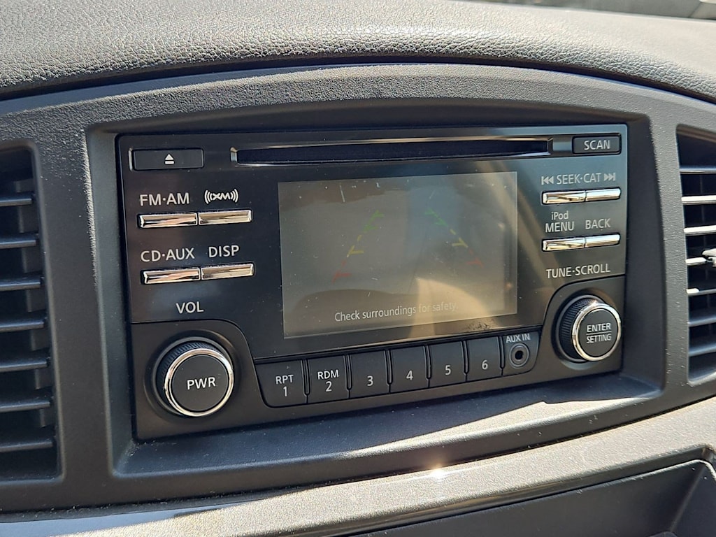 Thumbnail: 2014 Nissan Quest - 31