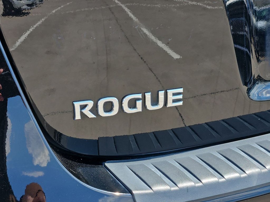 Thumbnail: 2013 Nissan Rogue - 24