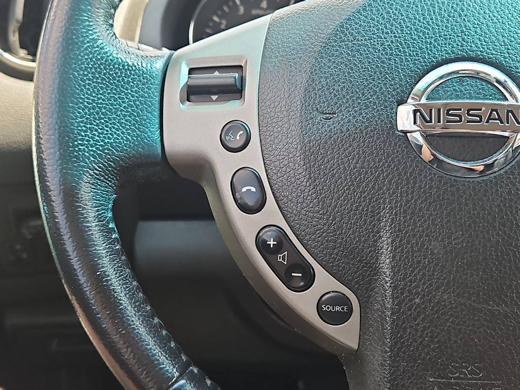Thumbnail: 2013 Nissan Rogue - 30