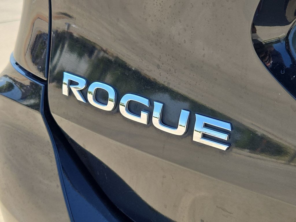 Thumbnail: 2017 Nissan Rogue - 7
