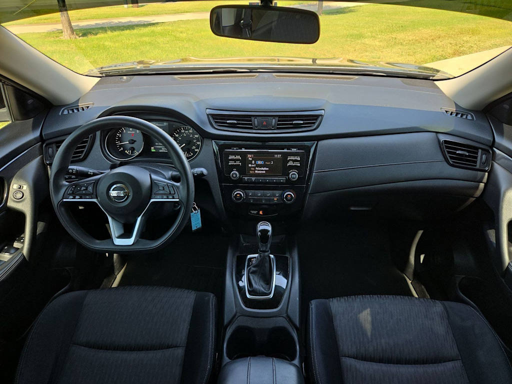Thumbnail: 2017 Nissan Rogue - 9