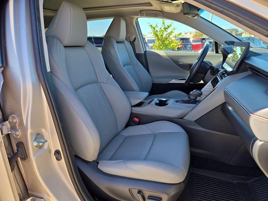 Thumbnail: 2024 Toyota Venza - 11