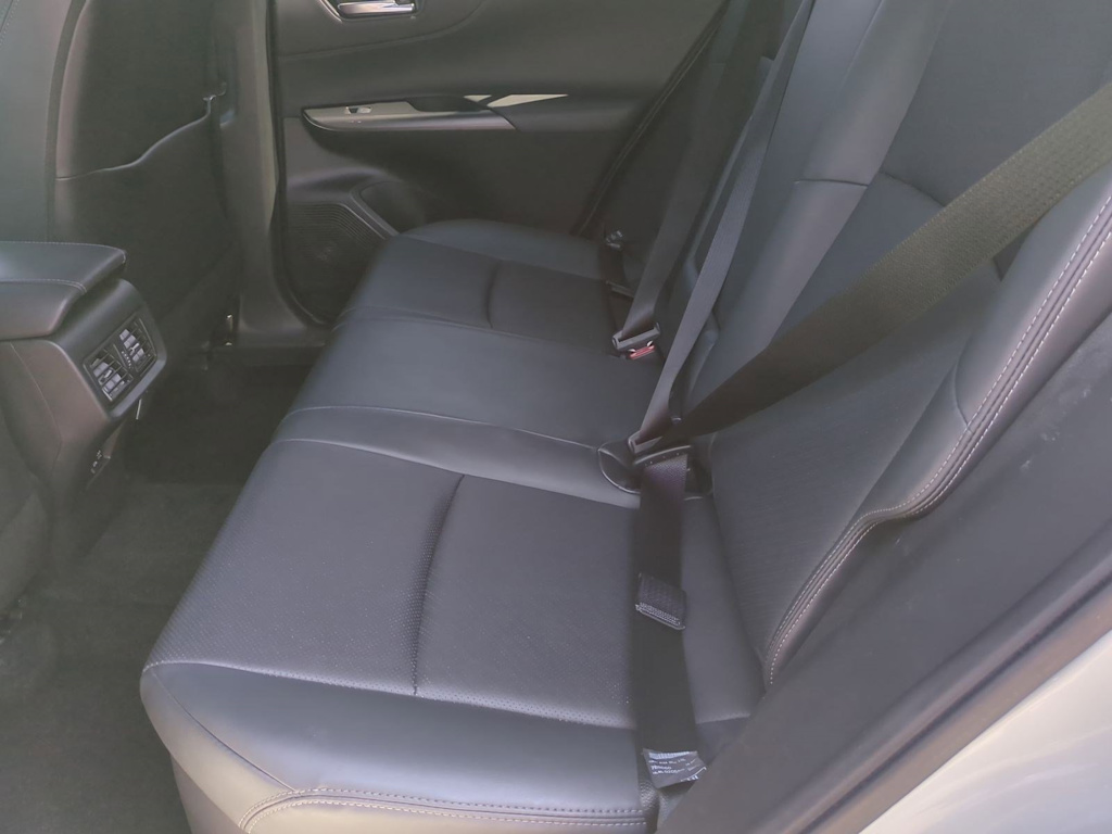 Thumbnail: 2021 Toyota Venza - 26