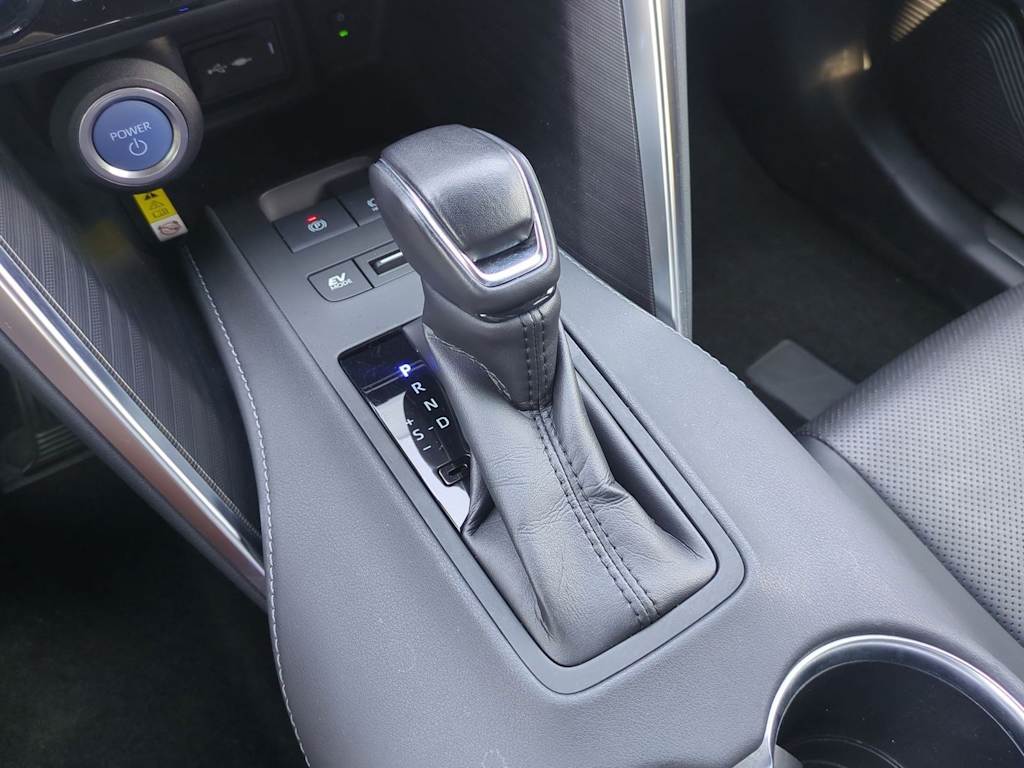 Thumbnail: 2021 Toyota Venza - 16