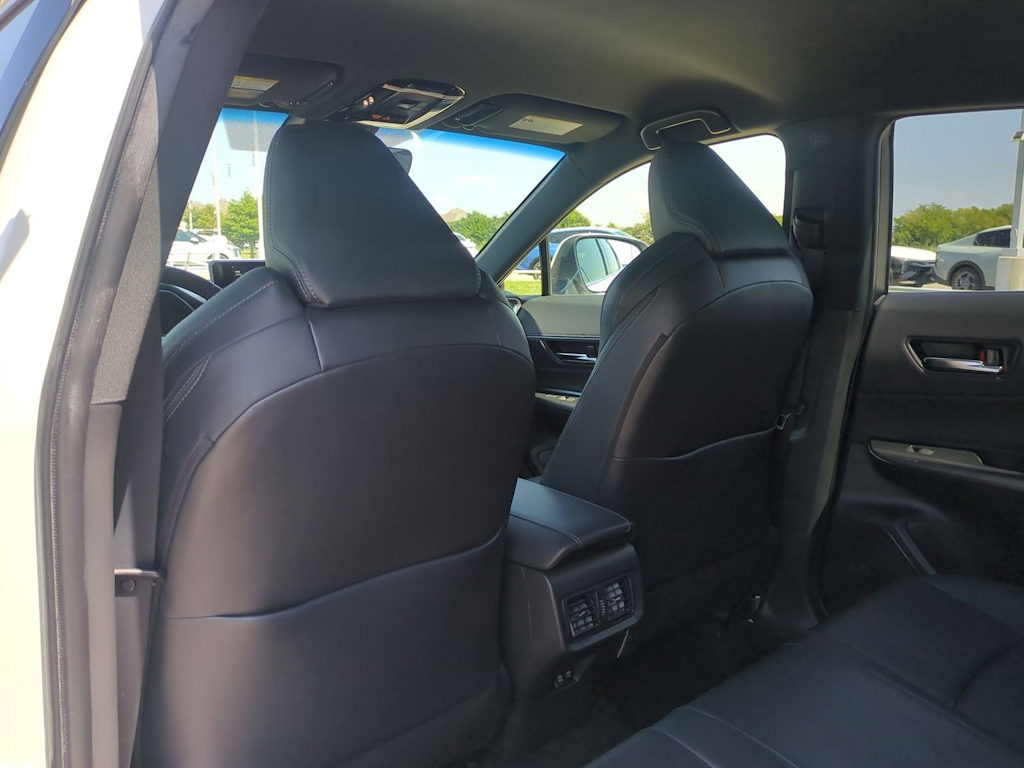 Thumbnail: 2021 Toyota Venza - 13