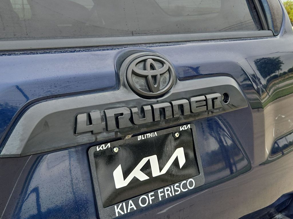 Thumbnail: 2018 Toyota 4Runner - 23