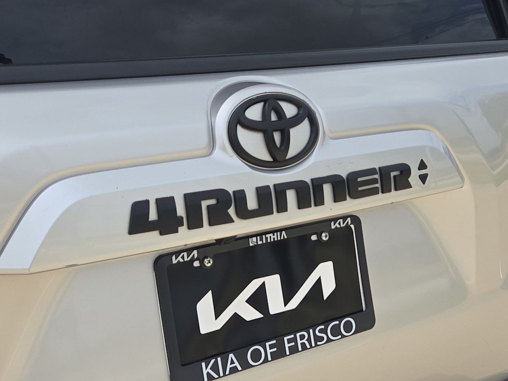 Thumbnail: 2022 Toyota 4Runner - 22