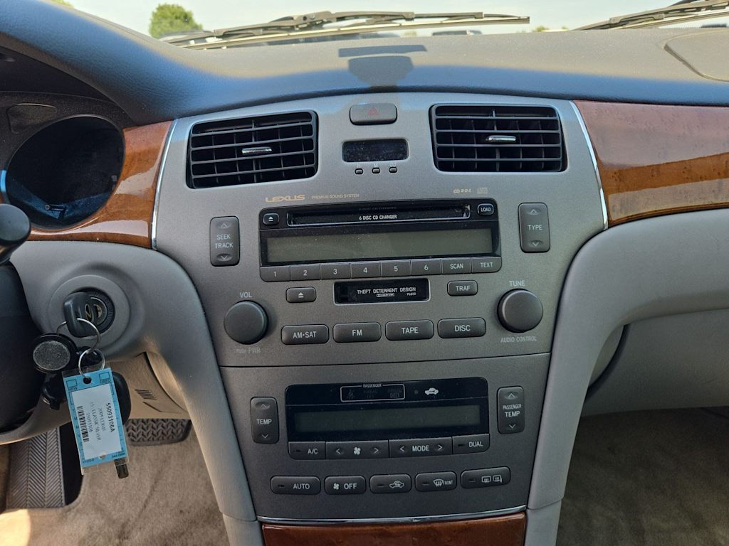 Thumbnail: 2005 Lexus ES - 14