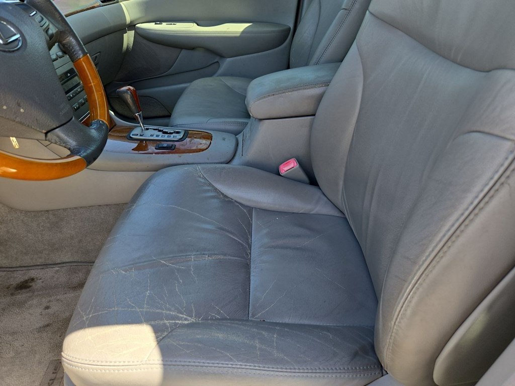 Thumbnail: 2005 Lexus ES - 10