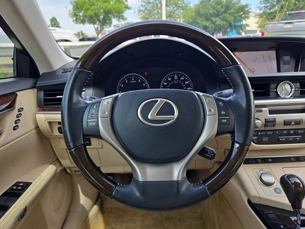 Thumbnail: 2014 Lexus ES - 13