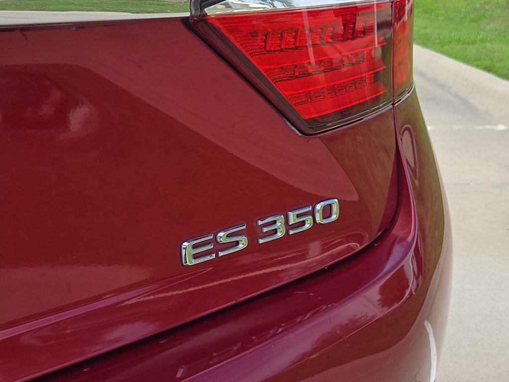 Thumbnail: 2014 Lexus ES - 24