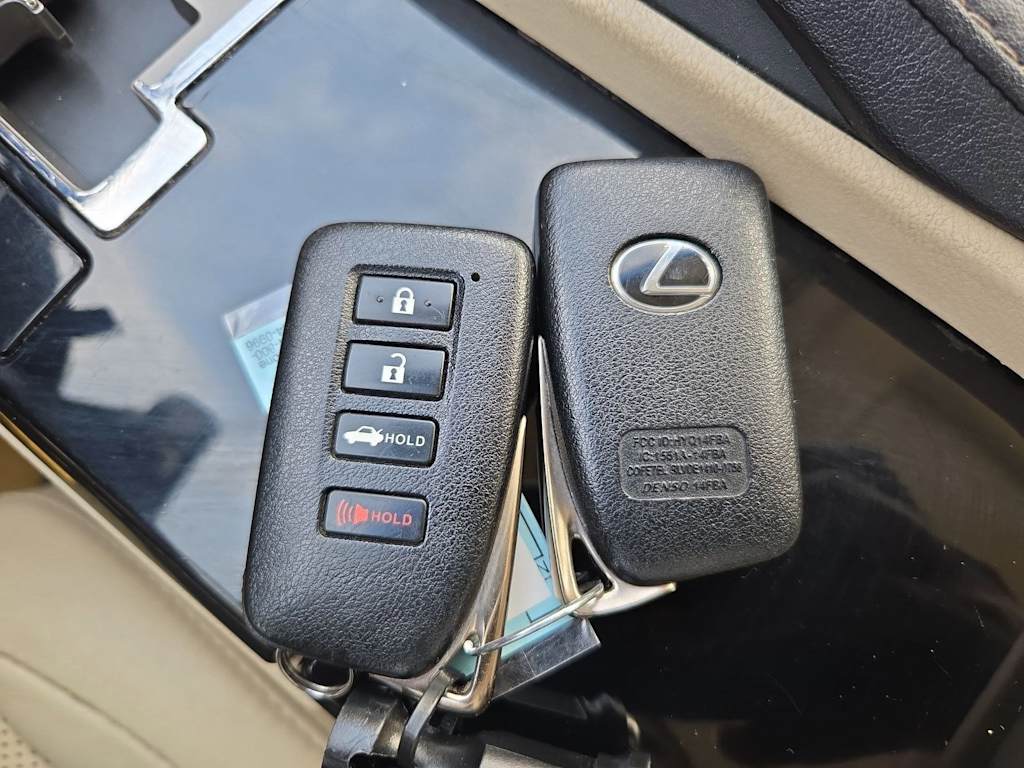Thumbnail: 2014 Lexus ES - 36