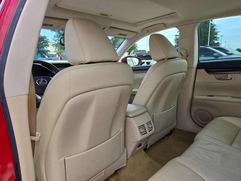Thumbnail: 2014 Lexus ES - 12