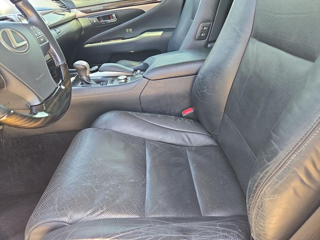 Thumbnail: 2013 Lexus LS - 10