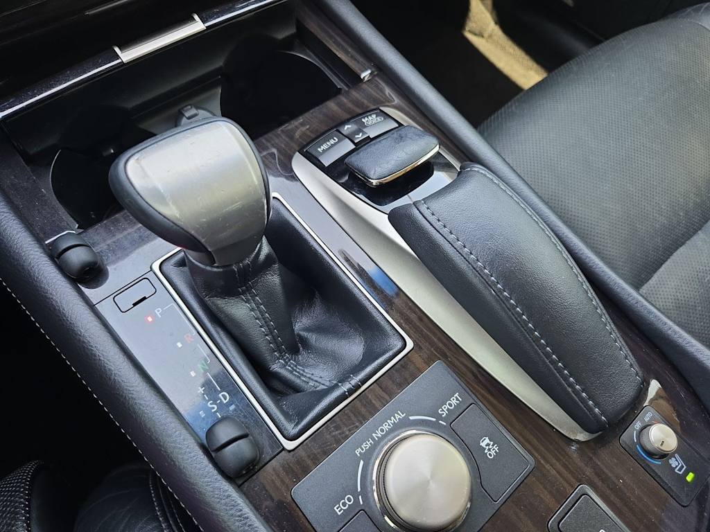 Thumbnail: 2013 Lexus LS - 15