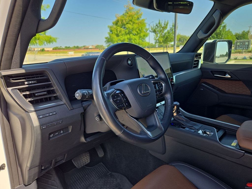 Thumbnail: 2024 Lexus ES - 2