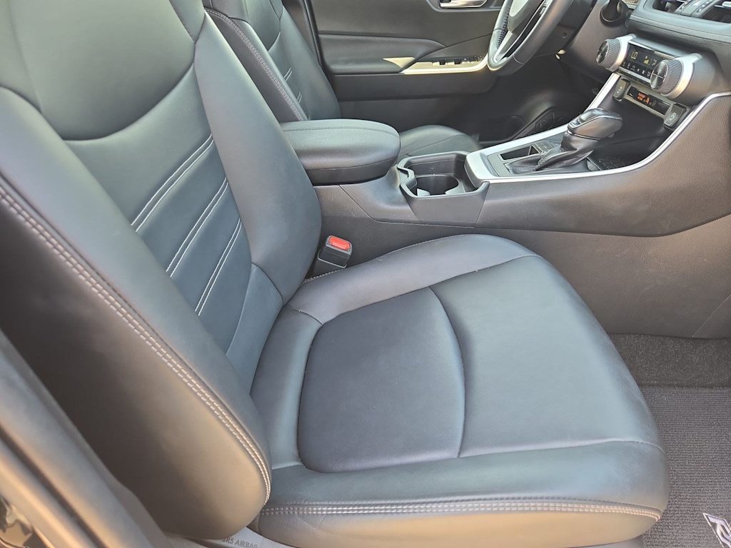 Thumbnail: 2020 Toyota RAV4 - 11