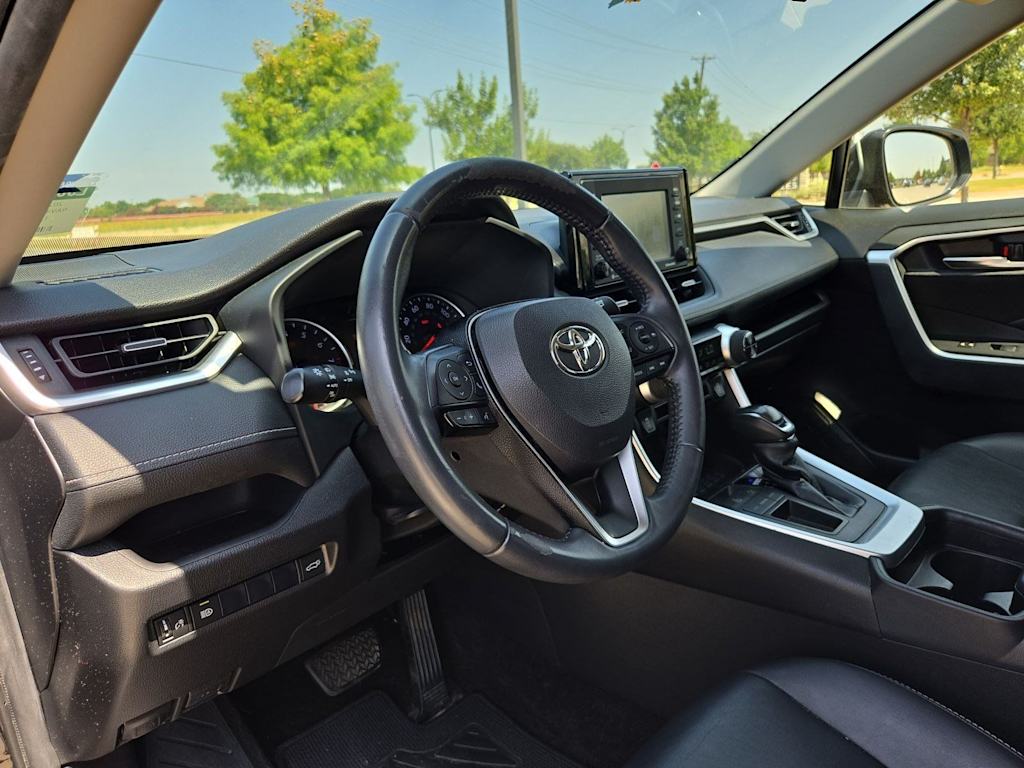 Thumbnail: 2020 Toyota RAV4 - 2